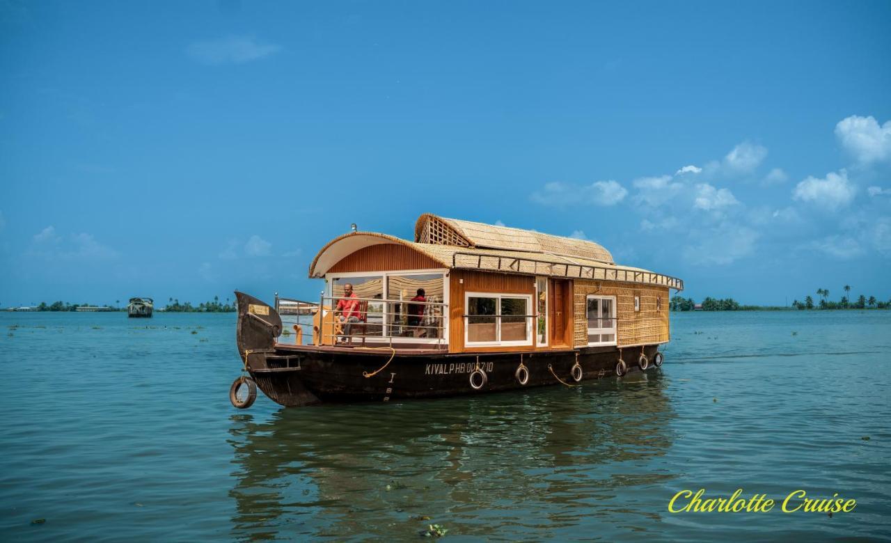 Отель Charlotte Cruise House Boat Alappuzha Экстерьер фото
